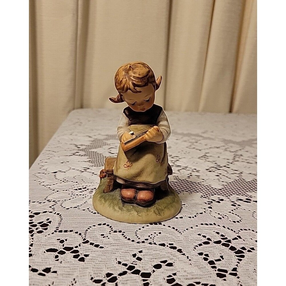 1963 Hummel Girl Figurine "Busy Student" Goebel, W. Germany 367